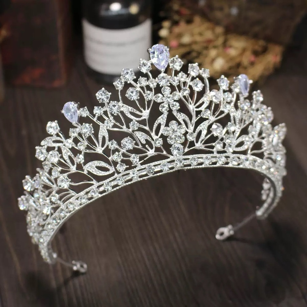 Vintage Silver Crystal Floral Tiara - Silver Sparkle Bridal Crown